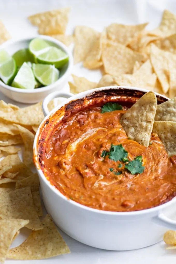 schmoozequeen's tweet photo. #HOLA #Vegan Refried Bean Dip 🫘🍅🧀
#SnackinSaturday #RefriedBeans #VeganDip #PlantbasedDip
#Salsa💃🌶 #VeganCreamcheese 🧀 #VeganCheddarShreds
#BeanDip #Jalapeno #Cilantro
@ViolifeFoods @MiyokosCreamery @FollowYourHeart #thecuriouschickpea
https://t.co/bKBKtRRzxo https://t.co/AUhlAWyUQc