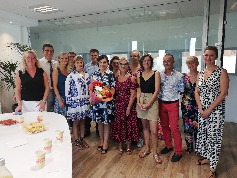 Partage d un moment convivial avec notre collègue et amie ⁦<a href="/MartinAlex06/">Alexandra Martin</a>⁩ pour fêter sa belle victoire aux législatives et lui souhaiter le meilleur dans ses nouvelles fonctions de députée.
Elle interrompt ses missions à l agglo Cannes Lerins. Elle va nous manquer !