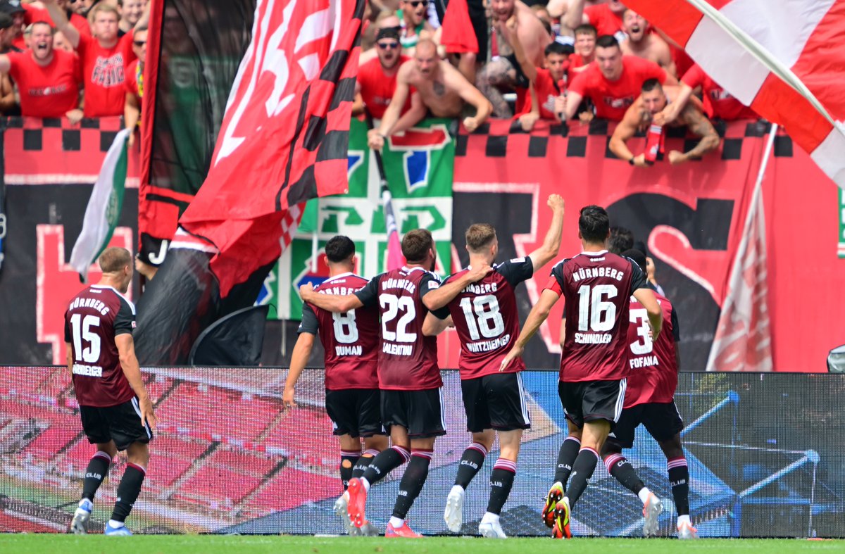 1_fc_nuernberg's tweet photo. WIR! SIND! D E R B Y S I E G E R! ❤🖤

⚽ 2:0 #FCNSGF | #fcn https://t.co/tHV9iYCdI2