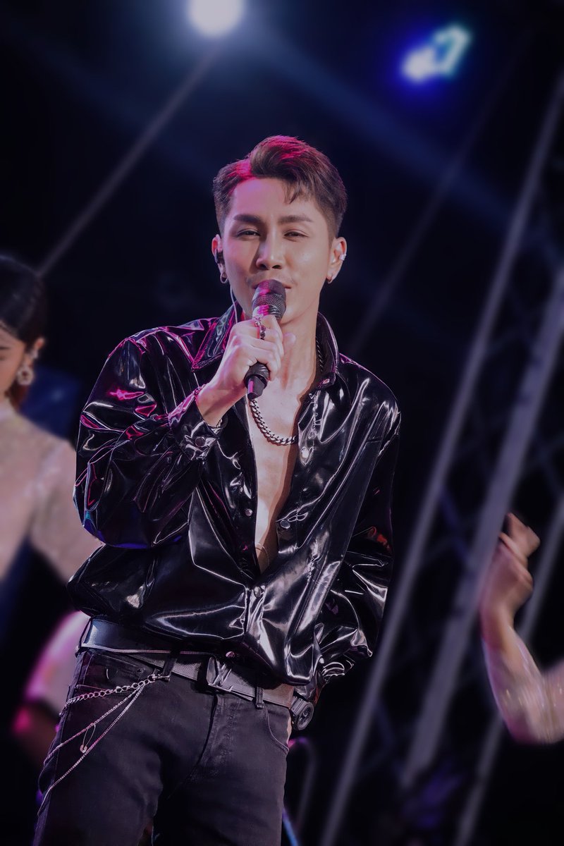 ennapa_pt's tweet photo. ใจบ่มักดี เพราะมันมีแต่รักเธอ แง่ง🥰
#ตรีชัยณรงค์
#ตรีชัยณรงค์แกรมมี่โกลด์
#treechainarong
💚🍀 https://t.co/yRzAA3hiPy