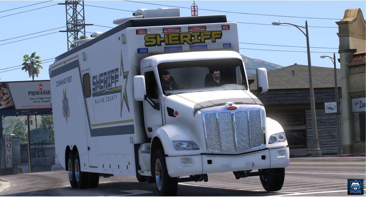 Now this was amazing to see out on the streets of Los Santos. We had a big scene down in the city the other day and the BCSO Command center was on scene, this is amazing. @midwestrp #MidwestRP #MWRP #FIVEm #GTAVRP #GTAV #GTA #BCSO #COMMANDCENTER #KENWORTH 😍