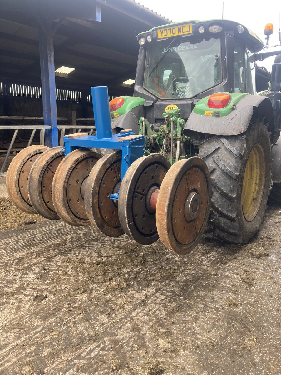 Walkermoorlands's tweet photo. Guru trying to peddle additive earlier in year said that the biggest development in silage making in last 20 years or more was the train wheel compactor 

Me: https://t.co/S72ZOCx4gE