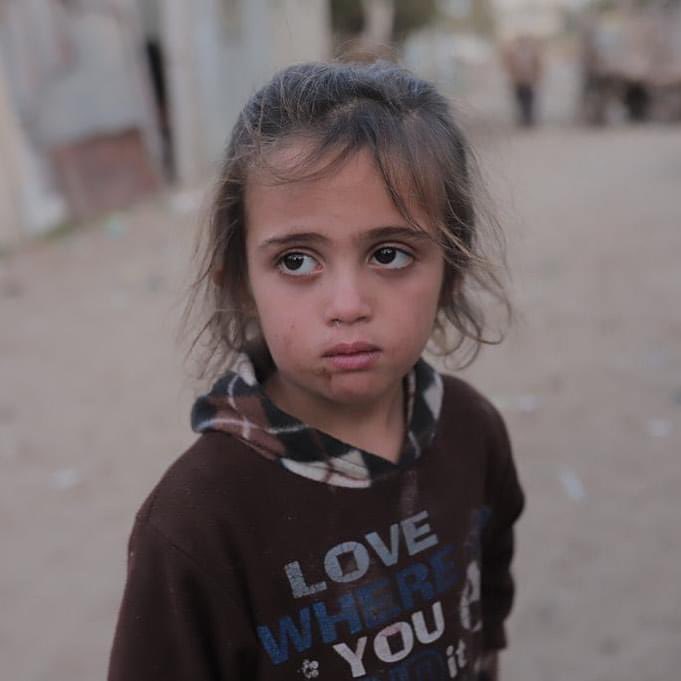 MATW_Project's tweet image. Nour lives in a makeshift tent in #Syria with very little protection from the changing elements around her. Through #projectbuild, we’re rebuilding and refurbishing homes for refugee families, giving them a safer space to live. 

Help Nour today ➡️ matwproject.org/product/projec…