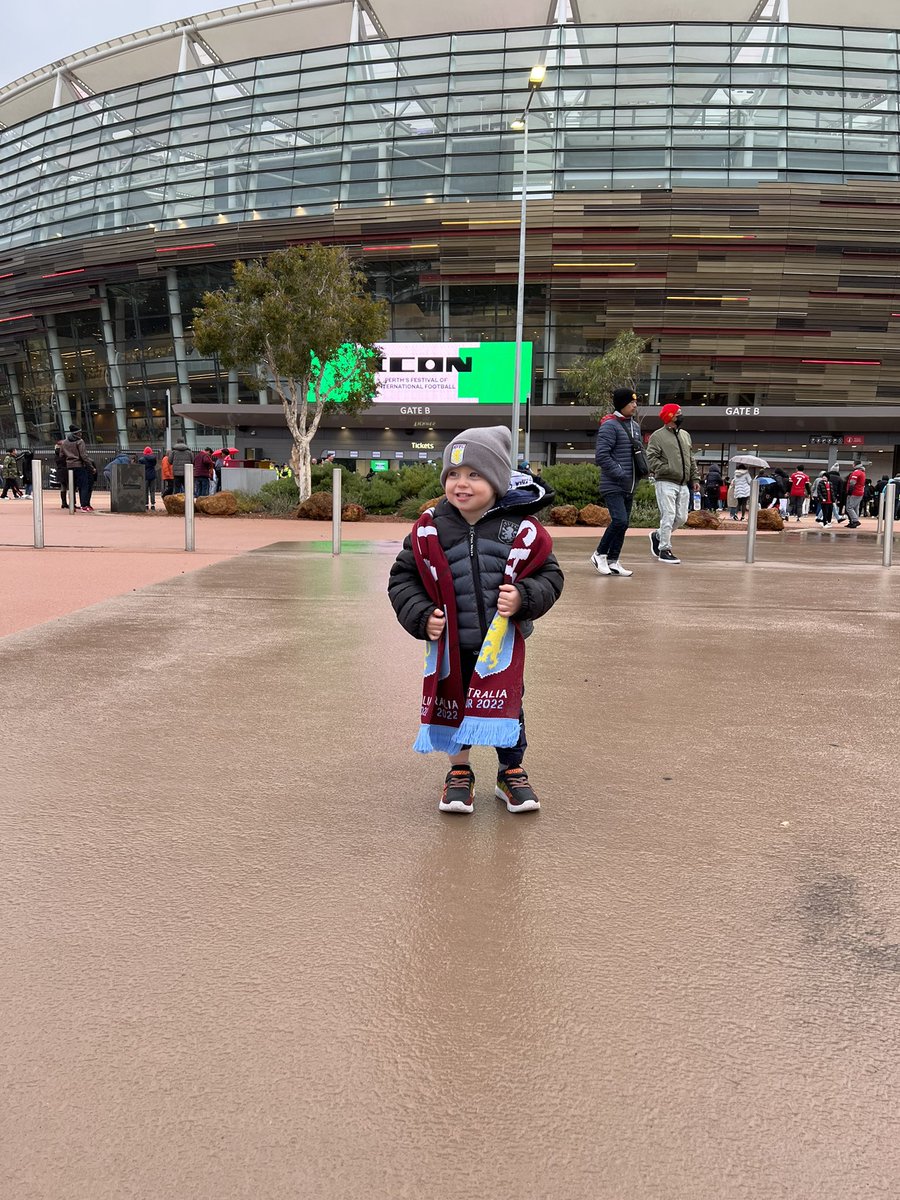 What a day thank you @AVFCOfficial we loved it 😍 #perth #villa #ICONPerth