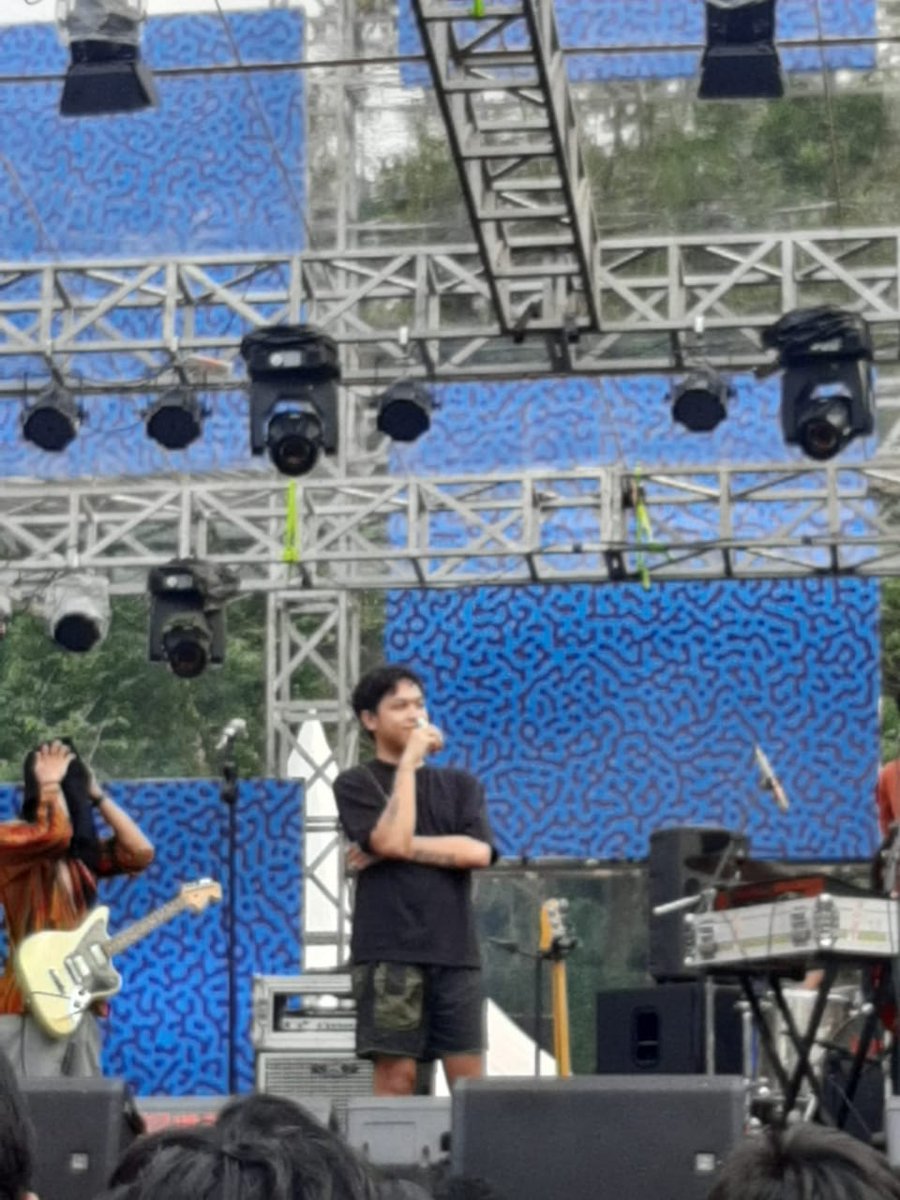 Ketauan nih kalo Plossa semantep itu buat sobat jompo wkwkwk, buktinya artis juga pada pake nih buat segerin hari