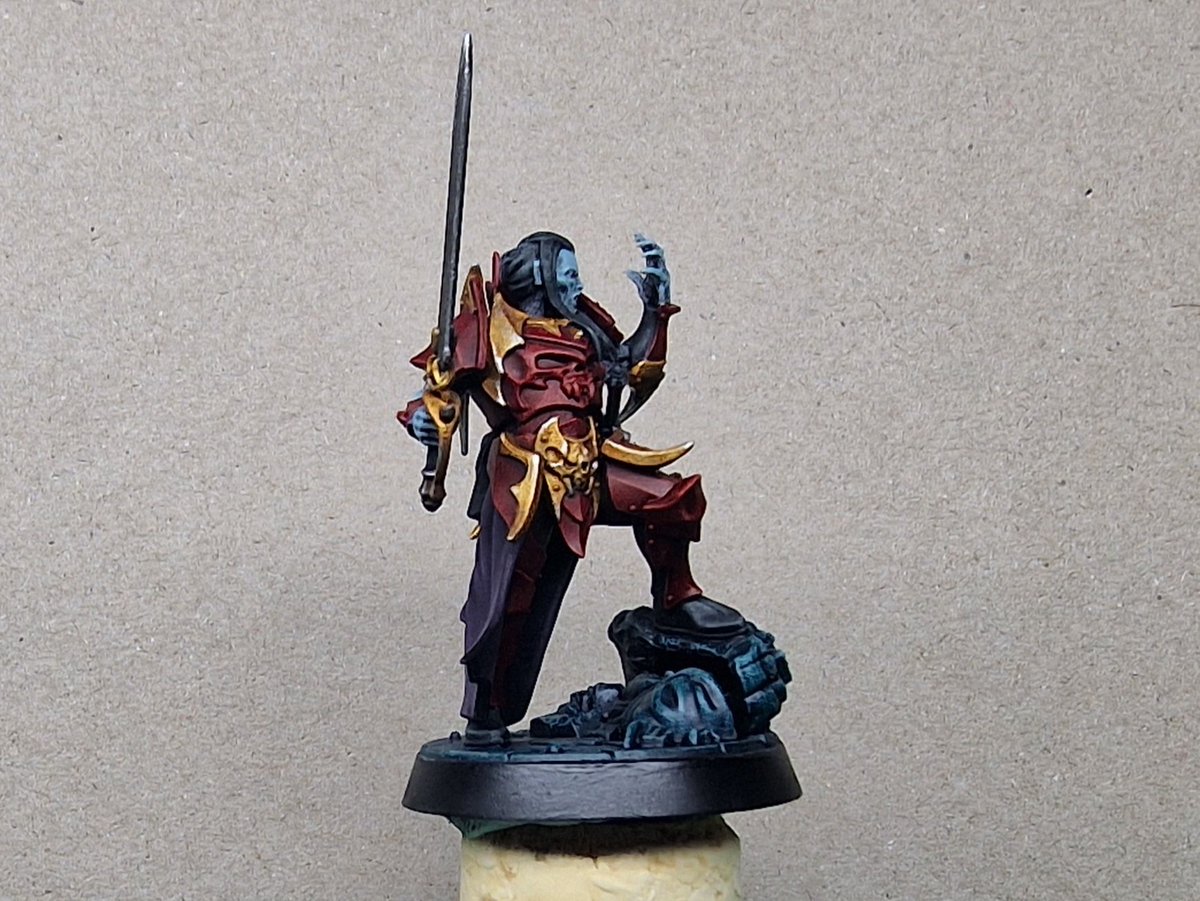 dan_smedley's tweet photo. Prince Duvalle ready to tear it up in #warhammerunderworlds 

Quick #slapchop plus metallics meant he was done in around 2hrs painting time so pleased with that. Not sure which member of the #crimsoncourt to do next? 🤔

#paintingwarhammer #warhammer #gamesworkshop #gw #aos https://t.co/Zrlo24daWy