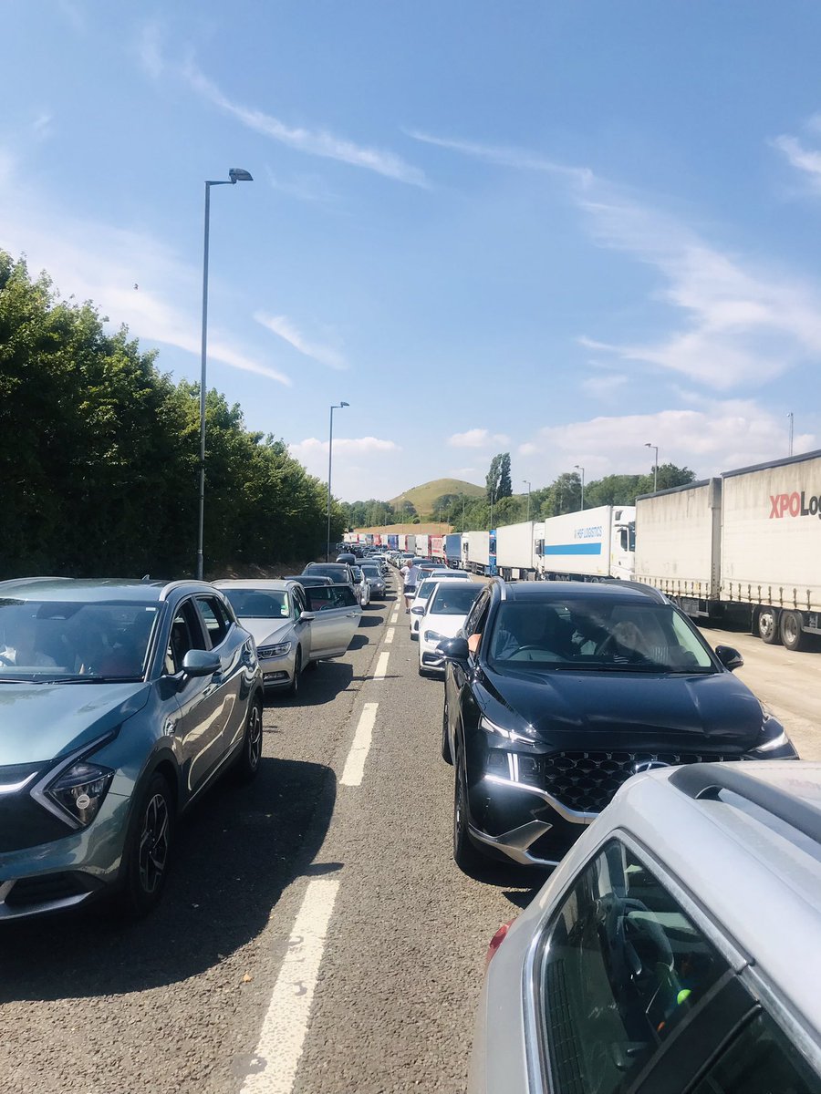 HandwrittenHols's tweet photo. It’s as bad as they say it is..2 miles took 2 hours to travel and still not close to the border checks. 
Get going early if you’ve got a #eurotunnel booking in the next few days
#brexitwrecksit 
#firstworldproblem https://t.co/PNDu553rR1