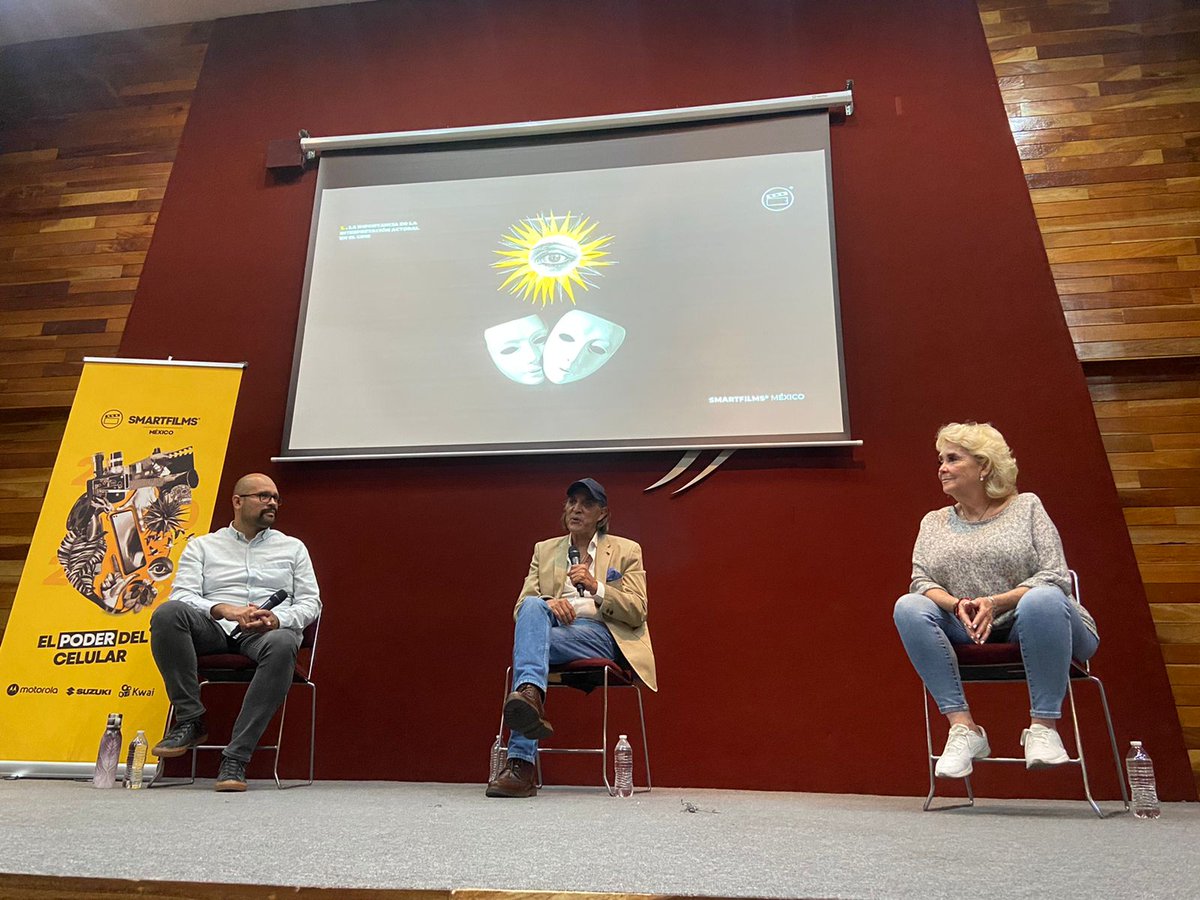 ChazBV's tweet photo. Esta semana me tocó ser invitado a un panel a hablar de la relación entre el trabajo de dirección y el actoral en nuevos espacios de colaboración artística. Mi fortuna máxima fue estar con el gran @LFTActor que admiro mucho y la apasionada Sissi Doucoing. Gracias  @smartfilmsmx😊 https://t.co/eqi1hE1ze7