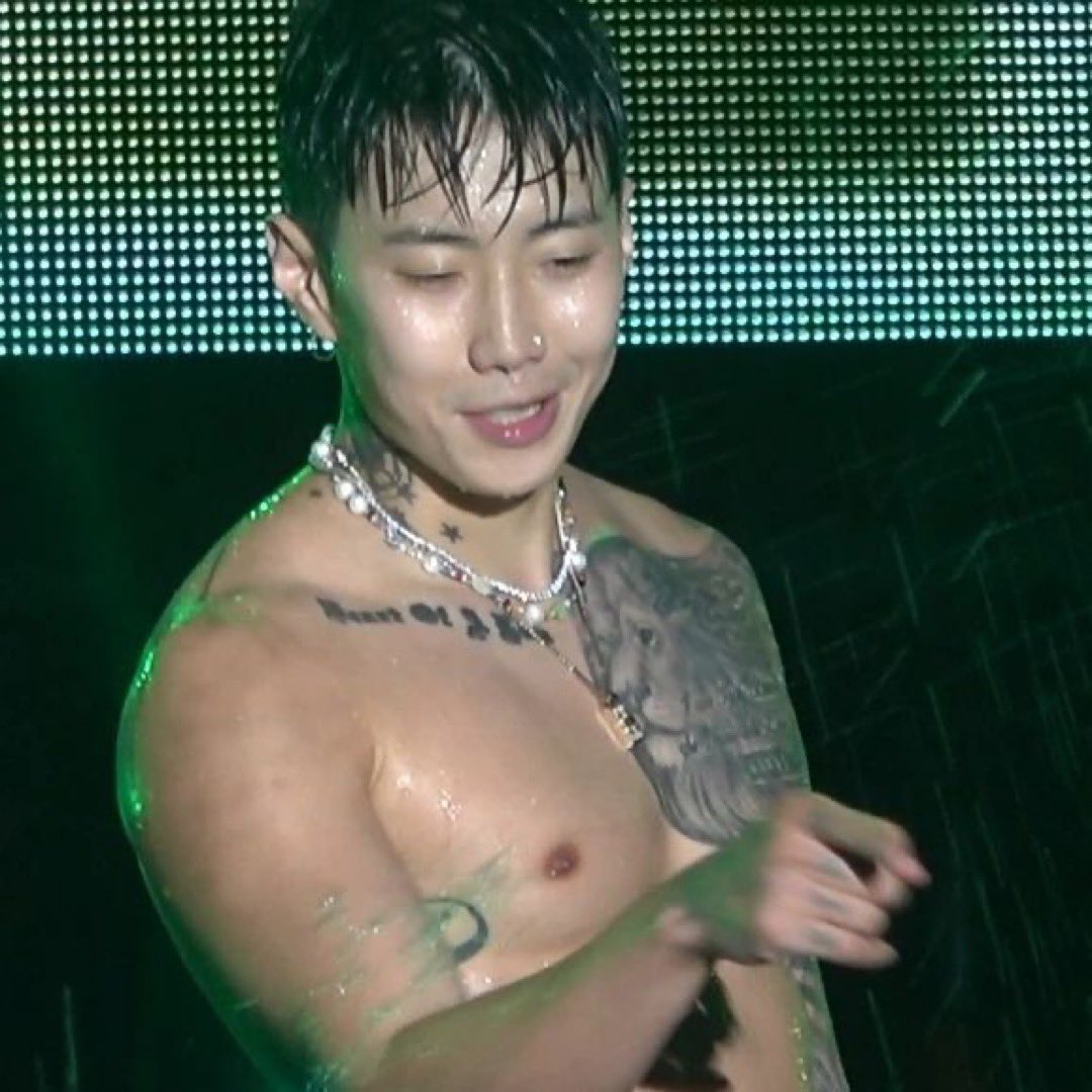 JWalkerzAUS's tweet photo. [WB DAEGU] Jay Park #박재범 giving a wink, air kiss &amp; little wave to one of his sexy ladies at Waterbomb Daegu 2022

More 👉 https://t.co/K4XmQBTVJU via worldwide870425 https://t.co/A3oo4LNUzP