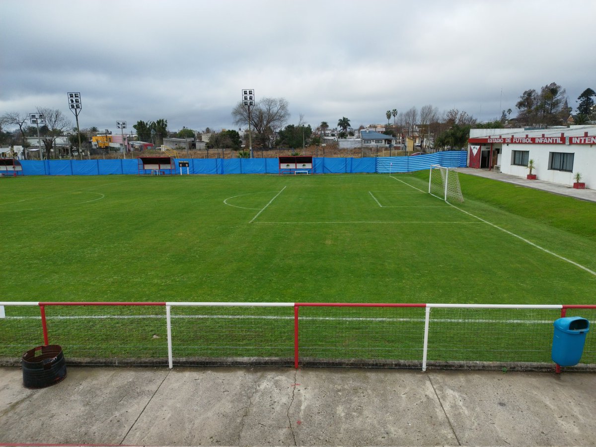 Todo pronto para recibir el campeonato de selecciones de Baby fútbol. Felicitaciones a la comisión directiva y personal de la cancha por apostar a tener un buen campo de juego. <a href="/AlvaritoGil1/">Alvaro Gil</a> <a href="/mafevaremar/">CESAR MARCELO VARELA</a>