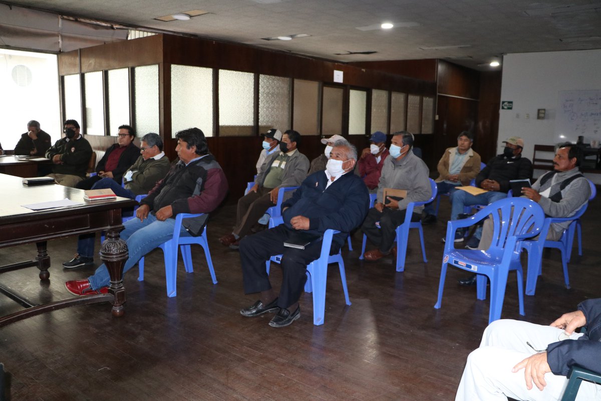 CONVEAGROPERU's tweet photo. 👩🏽🌾👨🏼🌾📢 Reunión previa al encuentro con el Presidente @PedroCastilloTe y los ministros de @midagriperu, @MINPRODUCCION y @MINCETUR, junto a nuestro gremio de base #APEAR y las Juntas de Usuarios elegidas con vigencia de poder y representación real. https://t.co/uLR91OqP06
