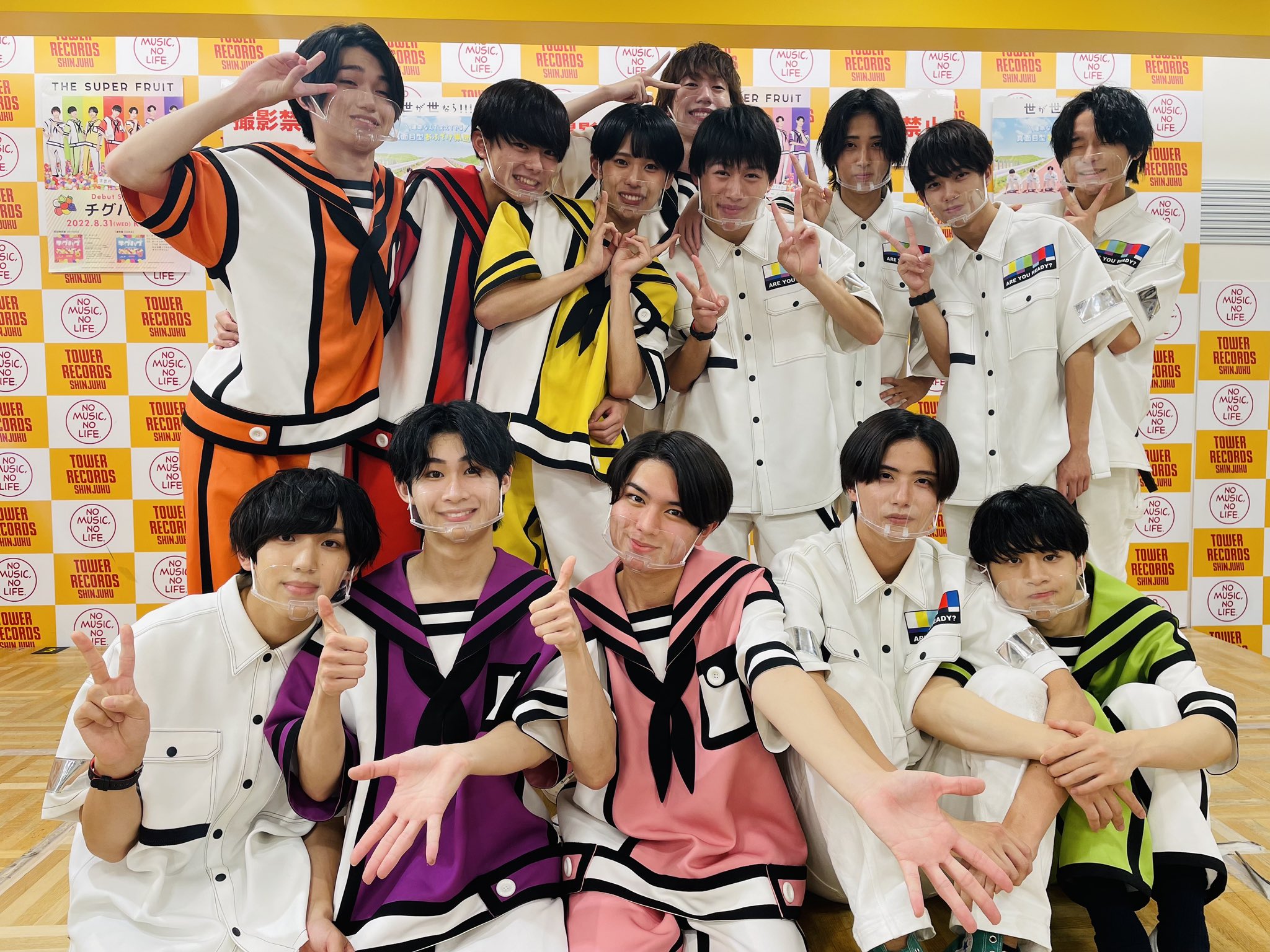 最大72%オフ! THE SUPER FRUIT 世が世なら ロンT 直筆サイン入り