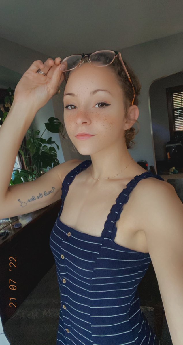 bizzybuys1's tweet image. Happy small business Saturday!!! Stop in my shop and take a look around 🎨🛍❤️ etsy.com/shop/BizzyBuys