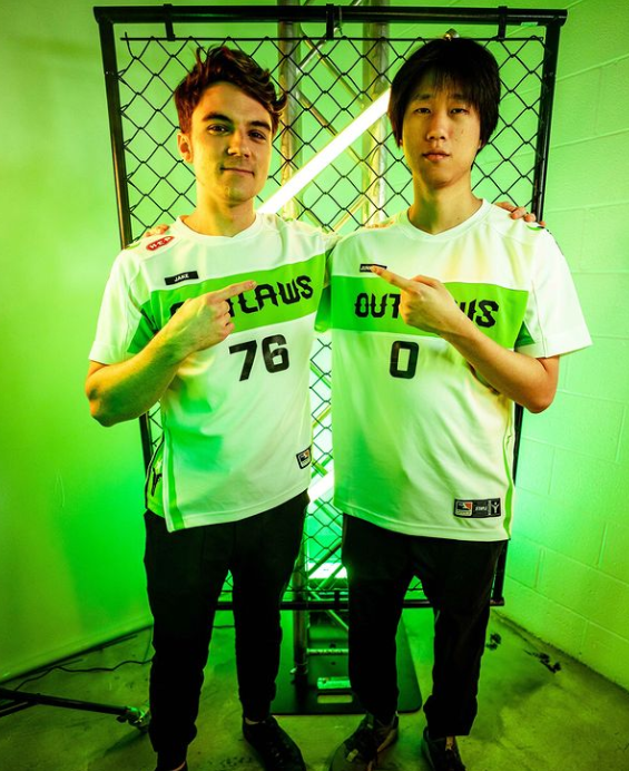 DailyOutlaws tweet media