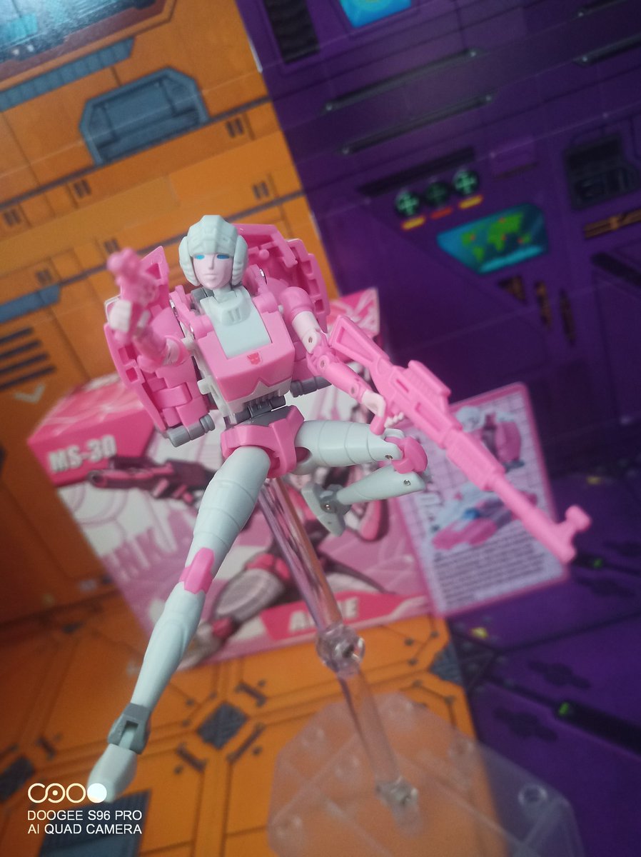 Kureigu8's tweet photo. 6/7 and some more #Transformers #MechanicStudio #DrWu #Amie #G1 #Arcee https://t.co/PnlqeEOpIl