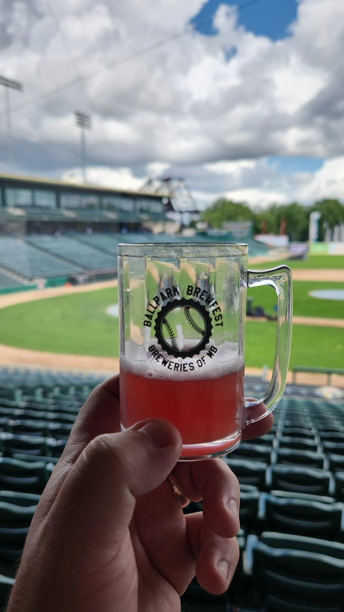 Update: 40 mins in and half cut with a stomach ache

Fantastic event though! Well done <a href="/GoldeyesGM/">Andrew Collier🇨🇦⚾️</a>