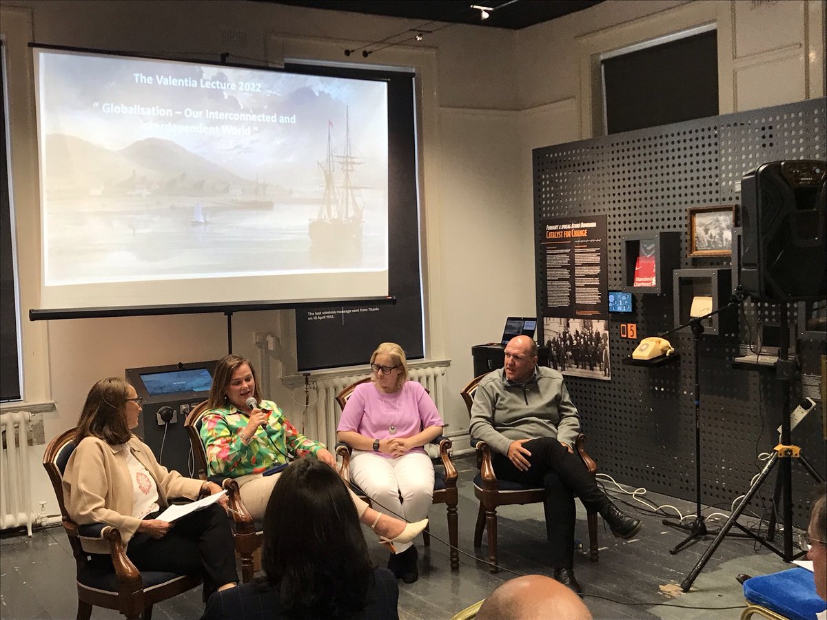 NancySmyth_'s tweet photo. Insightful discussions on globalization, further strengthened 🇮🇪🇨🇦 and 🇺🇸 transatlantic ties and some pretty wonderful music, company and hospitality. Congratulations and thank you @LenHobbs @RoeStafford @kerrycouncil, Valentia and Heart's Content communities. #ValentiaLecture https://t.co/jUd1uYaMHT
