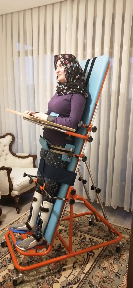 sevincozarslan's tweet photo. Böyle bir kadını hapiste tutup akşam evinize nasıl gidebiliyorsunuz? Eli ayağı tutmayan bir kadınla ne derdiniz var? Mehtap Şentürk'ü serbest bırakın. @bybekirbozdag 

HastaTutukluluk Cinayettir https://t.co/ciBWLRLlxL