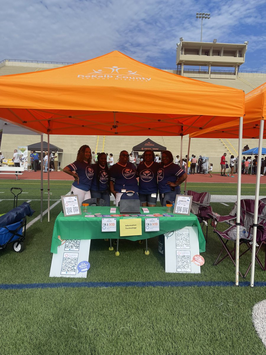 DrTechWorthey's tweet photo. @DeKalbSchools #Back2SchoolBash was awesome! @DeKalbSchoolsIT made sure our parents got connected to the #CanvasParent app for the new school year! @Canvas_by_Inst #Back2DCSD #DCSDtakesOnCanvas https://t.co/gi6ZXHe8th
