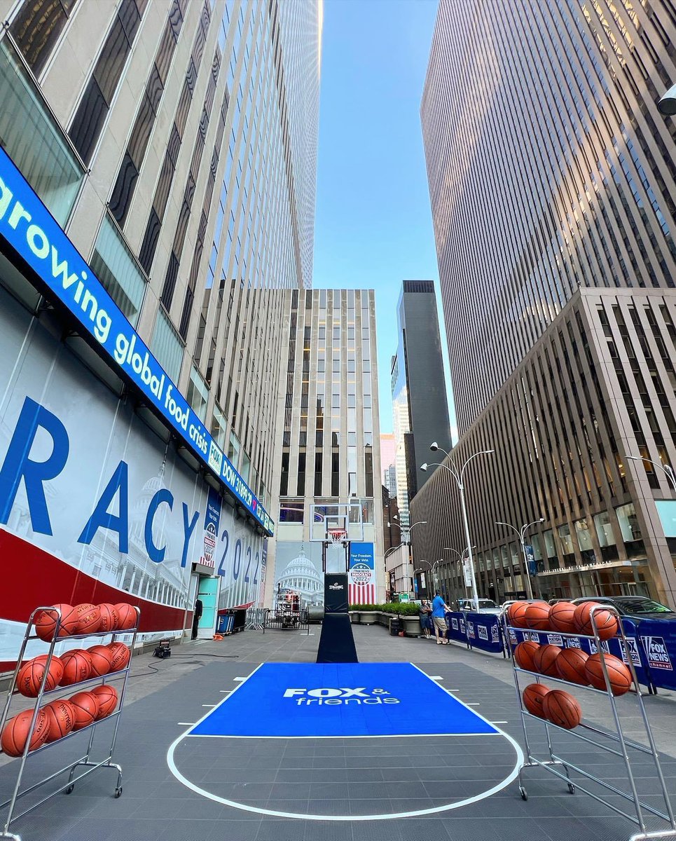 FadeawayFit's tweet image. FOX AND FRIENDS LIVE ON THE MORNING SHOW!! TODAY WAS WILD🔥🔥
This is how it ended.. My Fault Pete.. 
••
#FadeawayFitness @Fadethetrainer @PeteHegseth @foxandfriends