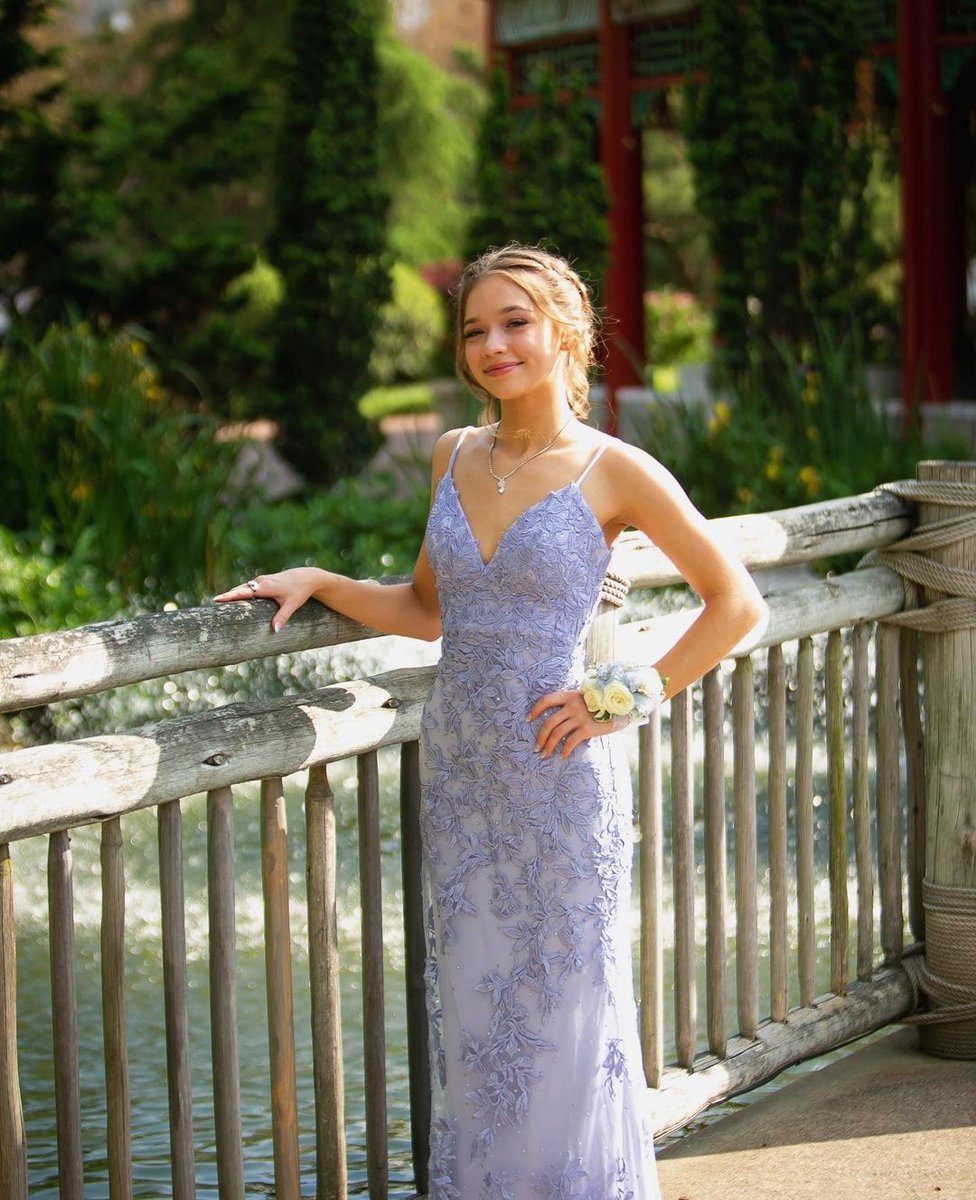 Simply couldn't be more perfect💫 <a href="/rachel/">#1 Rachel</a>.claire_ stuns in Style S10508!
#FAVIANA #CelebrateYourself