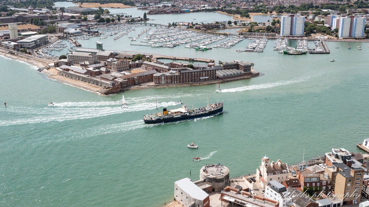Shieldhall's tweet image. Impressive photographs taken by Tony Hicks as Shieldhall enters Portsmouth Harbour for the first time since 2005 last Sunday.... Our volunteers and passengers all had a supeb day and we couldn't have asked for better weather!

#steamship #shieldhall #portsmouth