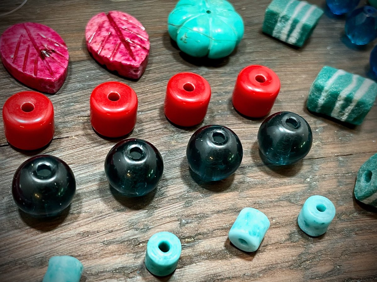 AllegoryGallery's tweet photo. We just released a new Design Challenge Kit today during The Great Bead Extravaganza called Surrealist Garden. We just love it!

Get yours here: https://t.co/pr3bnHQucG

#jewelry #kit #beauty #allegorygallery #jewelrymaking #vintage #challenge #design #ligonier #surrealistgarden https://t.co/W14SxRDb2K