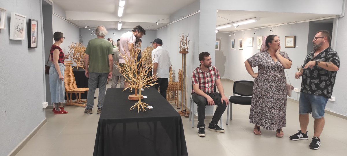 MangelsLors's tweet photo. Molt contenta de l'èxit de les exposicions del Josep Millaret i la @GaleoteArt. Un maridatge molt interessant. No us ho perdeu!
#FestaMajor
@HoPierola https://t.co/irC3nHKlb0