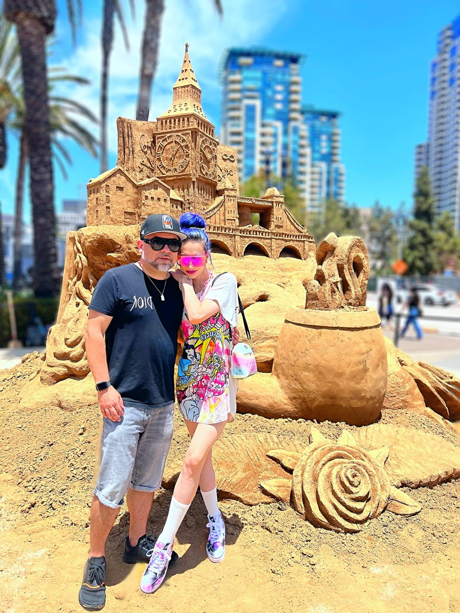MewMewsik's tweet photo. I’ll be your #WonderWoman if you’ll be my #Superman 🦸‍♂️ ❤️ 

#comiccon2022 #comiccon #SanDiegoComicCon https://t.co/hQ4OWp7LSI