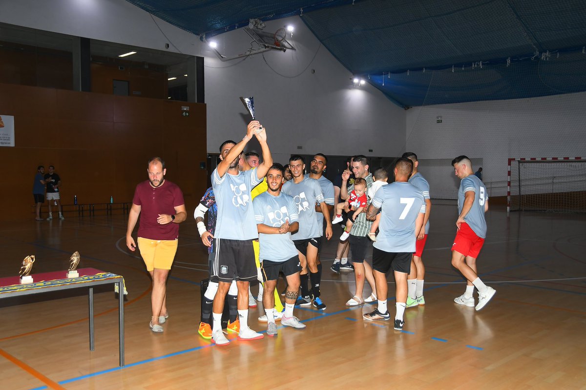 🏆Finalitza la Copa Futsal 2022! 

⚽️Després de dues setmanes de competició Popcar s'han proclamat guanyador d'aquesta edició.💪🏻💪🏻

El regidor d'esports <a href="/ferransoriano21/">Ferran Soriano</a> ha participat en l'entrega dels trofeus.🏆
 
⚽️ <a href="/FutsalCervello/">CE Futsal Cervelló</a> 
🦌#cervelló