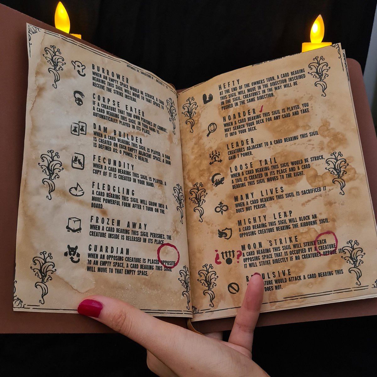 I printed and crafted some of the items used in #Inscryption

Thanks to <a href="/DMullinsGames/">Daniel Mullins</a> and <a href="/TocoGamescom/">David Hagemann 🍉</a> for the 3D files 😁😁