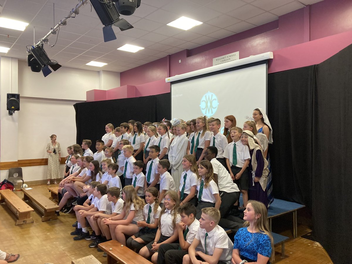 Phenomenal performances from Y6 for their Leavers’ concert. 👏💚💜