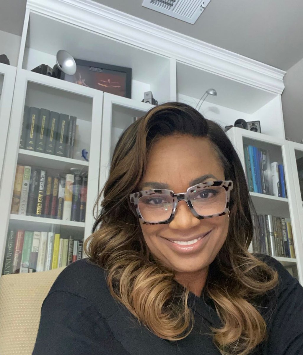 thevirginhair's tweet photo. #perucaclient wearing a custom peruca https://t.co/3ZvWO9pCHe