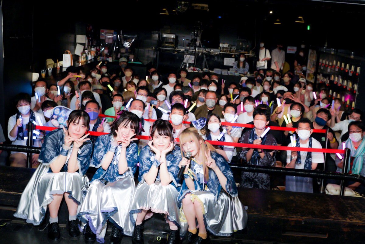 sakusha_Q's tweet photo. ◻本日は 渋谷Milkyway 作者Qラストライブにお越しいただきありがとうございました！

最高の日々を忘れない、これからも。
‐ By ゆりつん

また会いましょう
- By ラン

幸せな1039日でした！
- By 七 愛

君が明日も、生きたくなりますように！！
- By 弘乃

#作者Q https://t.co/Vyp7Sa6qEl