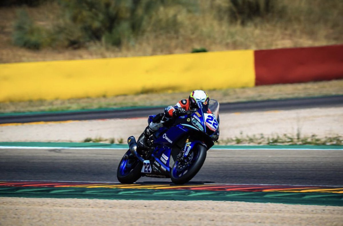 Corazondef1's tweet photo. 🛑 TOP 10 Y PODIO DE FACUNDO MORA 🇦🇷 EN MOTORLAND ARAGON 
#ESBK 🇪🇸 #SBKJunior 

Otra gran actuación del sanjuanino con la moto del equipo #MSRacing , Puesto 10 en la general sumando puntos y P3 nuevamente en la Copa Yamaha. 
Felicitaciones 🎉 https://t.co/XMCaIXTo3C