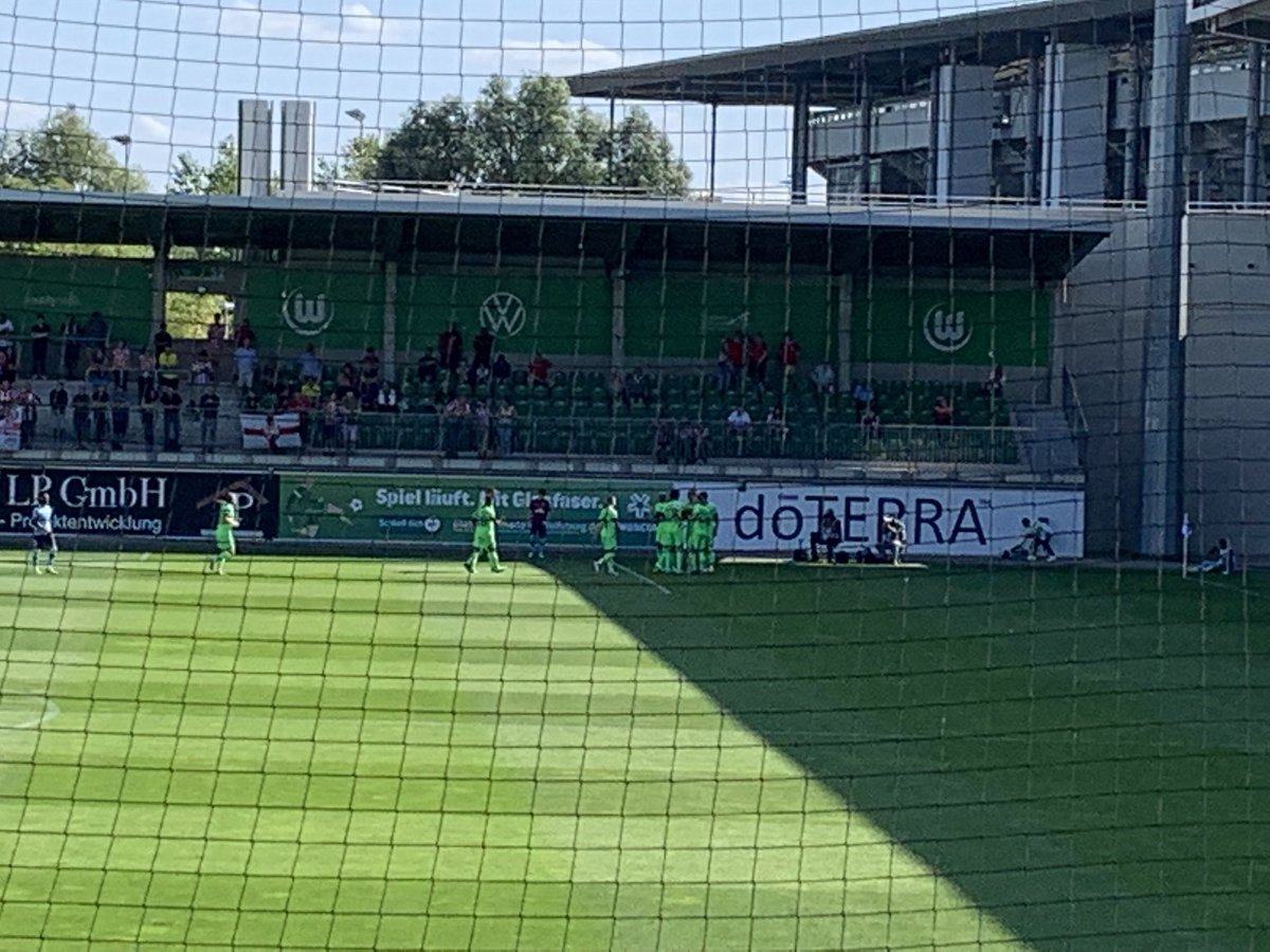 NYCB85's tweet photo. 2:0 Bornauw
Schöner Kopfballtreffer! #WOBBRE https://t.co/A1By4H0Z3T