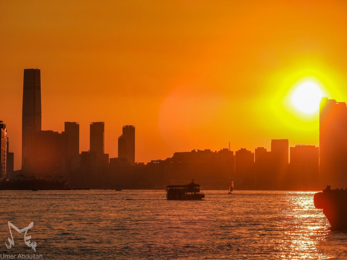 Sunset above Kowloon

#nikon #nikonhongkong #superzoom #insidehongkong #hongkonginsta #hkiger #hongkonglife #hongkongig #ilovehongkong #🇭🇰 #hk #ilovehk #i❤️hk