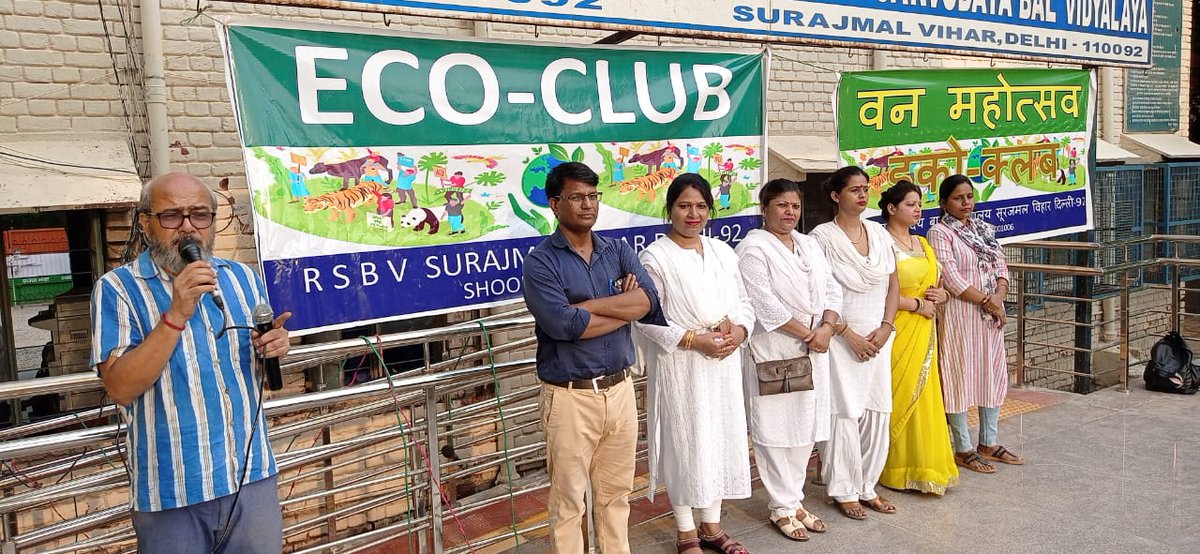 Schoubeytdc_doe's tweet photo. "Trees are poem that soil writes on the face of earth." 🌱🌳🌎
PLANTATION DRIVE AT RSBV SURAJMAL VIHAR DELHI, 1001006 @SurajmalSmv @bcthakur @Dir_Education @Minister_Edu https://t.co/qWwJB0Ir35