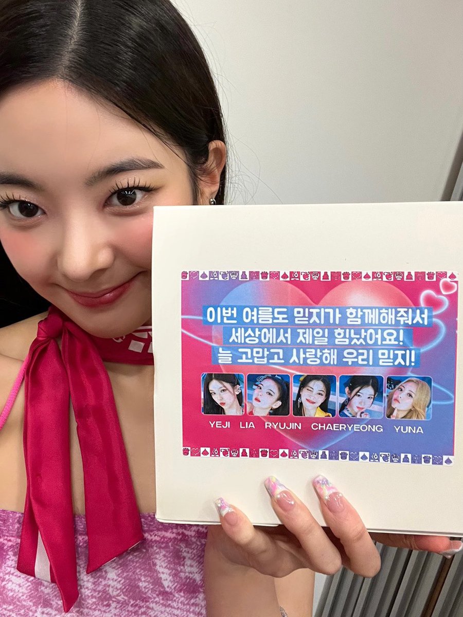 Jeongiian_'s tweet photo. MIDZY will always be by ITZY's side, right?✨Thanks for the wonderful time today💖 https://t.co/Fc8R6Zelop