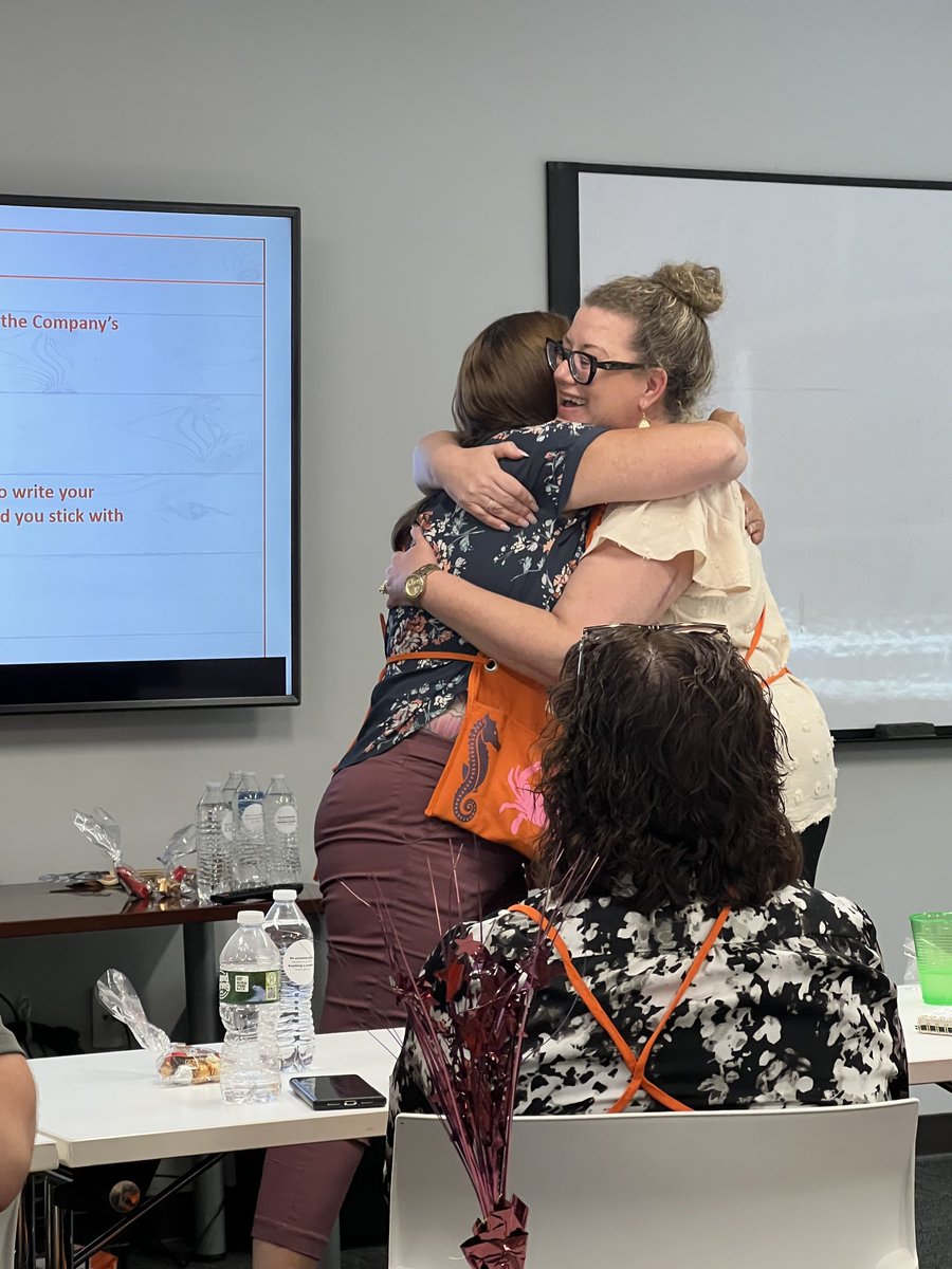Wish I had more photos but, our “Lead In” event had us all thinking of what could do as leaders. Really awesome speakers! Thank you for including us!!⁦ Check out Holly receiving her Homer!!@DeanJeanette⁩ ⁦<a href="/hollytate122/">Hyperliquid</a>⁩ ⁦<a href="/LaroccoStacey/">Stacey LaRocco</a>