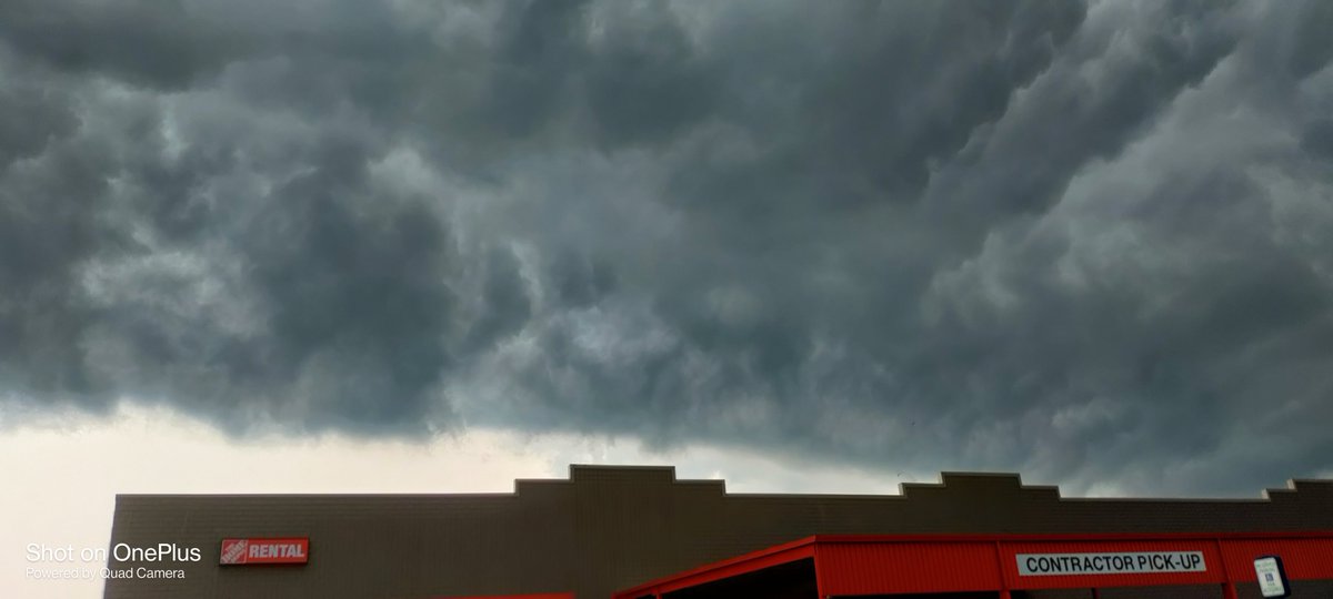 What a beautiful cloud above us 3854