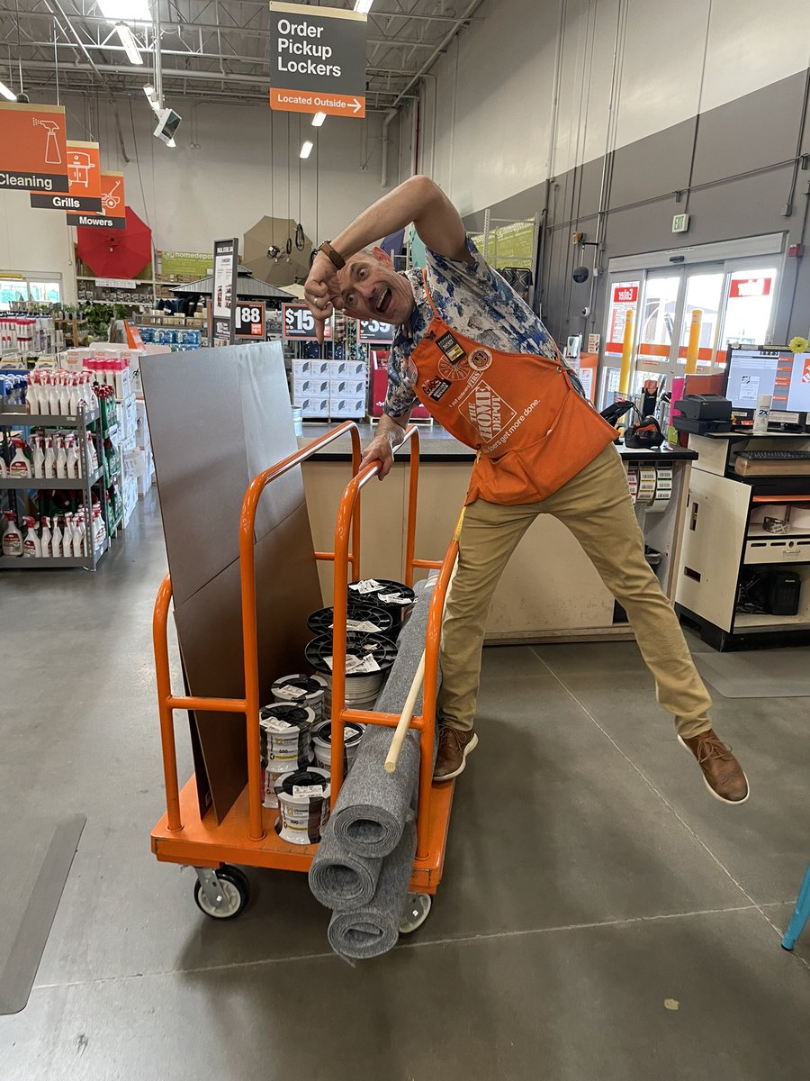 #SeeSomethingSaySomething: Outstanding job at #488 by SASM Gary Grainger to recover $2200 in wire from “bad actors” attempting to walkout utilizing old receipts from other store locations. Fantastic job Gary🙏
 
*No SASMs we’re injured in the taking of this picture* <a href="/judes0401/">Judy Rogers</a>