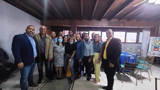 Clezulia's tweet photo. #Hoy la Presidenta del @Clezulia @IraidaVillasmil asistió al mpcio. Lagunillas para acompañar a los concejales de la COL a un curso de técnicas legislativas dictado por los amigos de la Universidad Fermín Toro. Nos seguimos preparando para hacer del Zulia una potencia productiva. https://t.co/fCeerkAVWJ