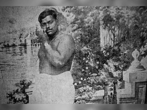 Humble tributes to revolutionary freedom fighter #ChandraSekharAzad on his birth anniversary. The revolutionary leader ignited the spirit of patriotism among millions of Indians. His valour, sacrifice and love for the country will continue to inspire. #ChandrashekharAzadJayanti