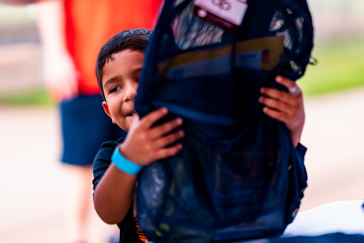 astros's tweet photo. Yesterday the #AstrosFoundation, Halliburton Charitable Foundation and Buckner International teamed up to donate 1,000 backpacks with school supplies to help children in need from Buckner locations. https://t.co/9iSl4OGr0E