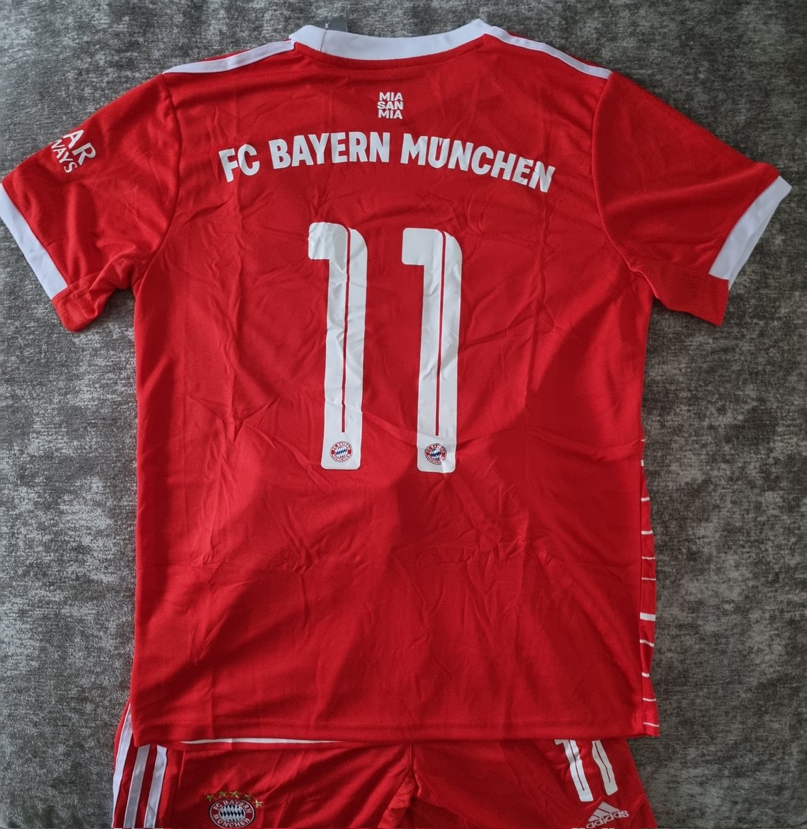 LivKitMan's tweet image. Bayern Home kit for @ConsHuyton thanks again lads. All the best for the new season👍🏼