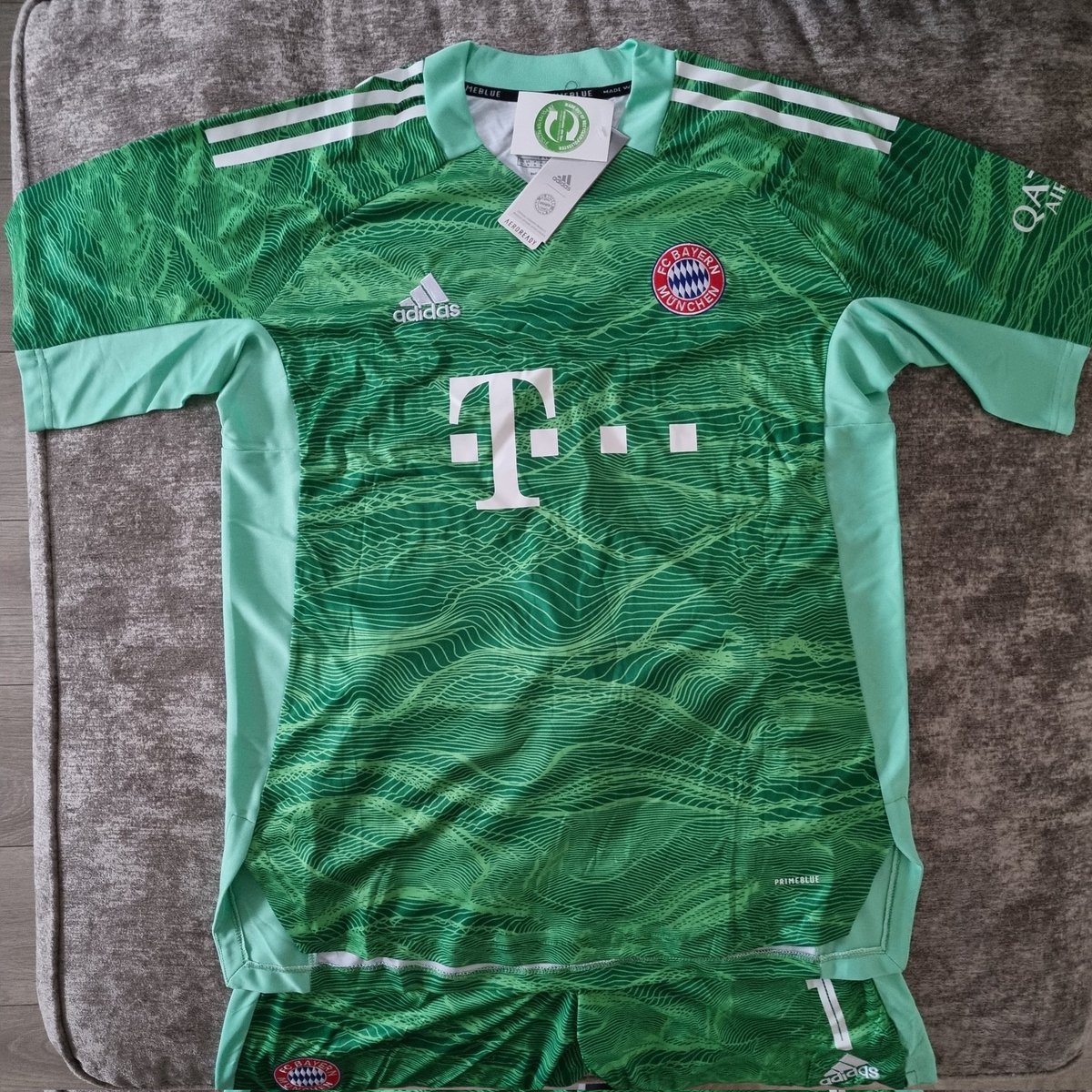 LivKitMan's tweet image. Bayern Home kit for @ConsHuyton thanks again lads. All the best for the new season👍🏼