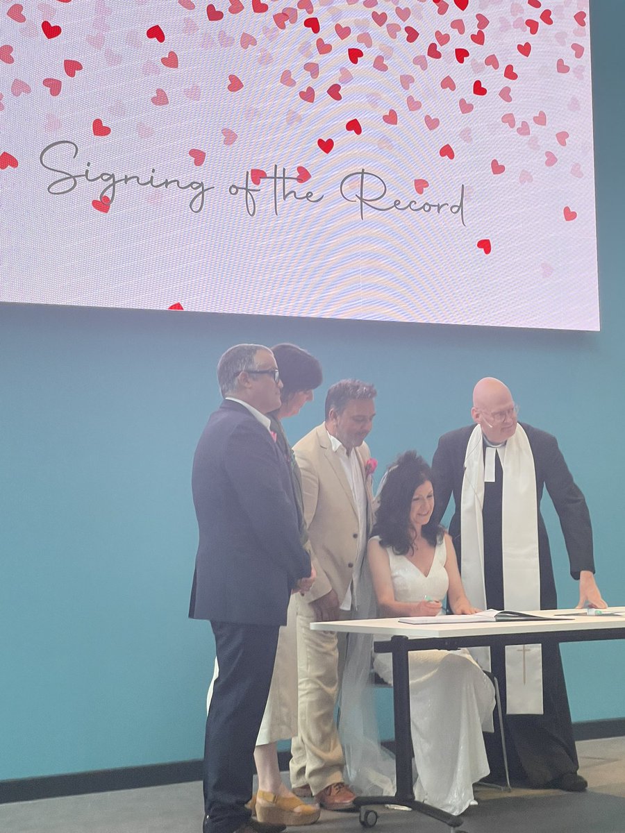 Johnathan E tweet media