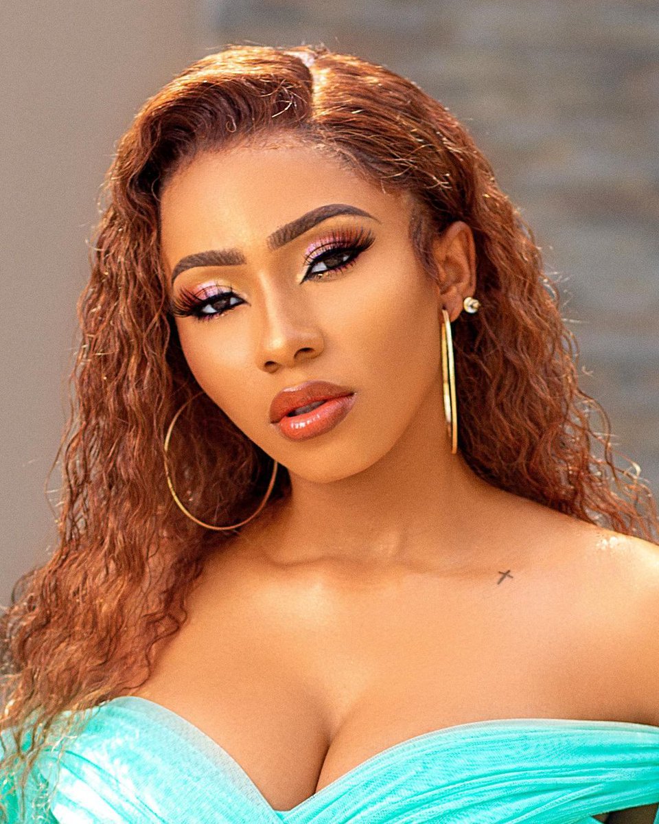 BBAFans_'s tweet photo. Mercy Eke is still my favourite BBNaija winner. 

A personable hm whose political game was as impressive as her social game. She never took her foot off the pedal. She gave us a show, made history and for that, she'll always get her flowers. ❤️👑💐 https://t.co/TopQjVWaac