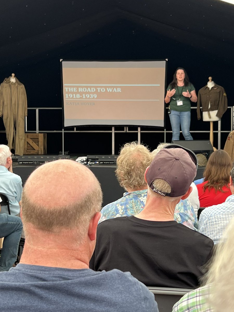 The depth of knowledge and engagement with her audience is edge of your seat stuff. @hoyer_kat is incredible, literally hear a pin drop #WeHaveWaysFest @WeHaveWaysPod @James1940 @almurray